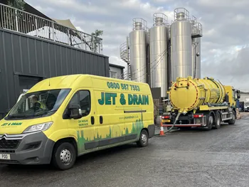 Jet and Drain Vacuum Tanker onsite pumping out the waste to unblock the drain.